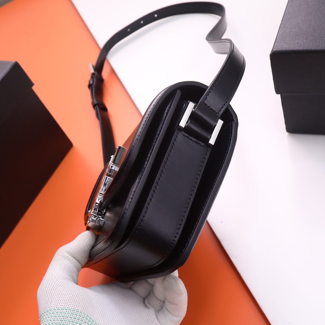 Handbags SAINT LAURENT 634306 size 19x13x5 cm - vstockx