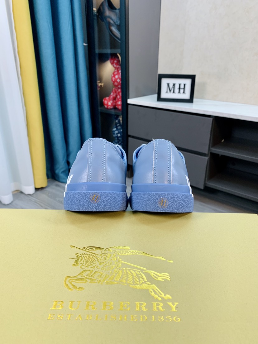 Burberry Perforated Check Sneaker 31 - vstockx