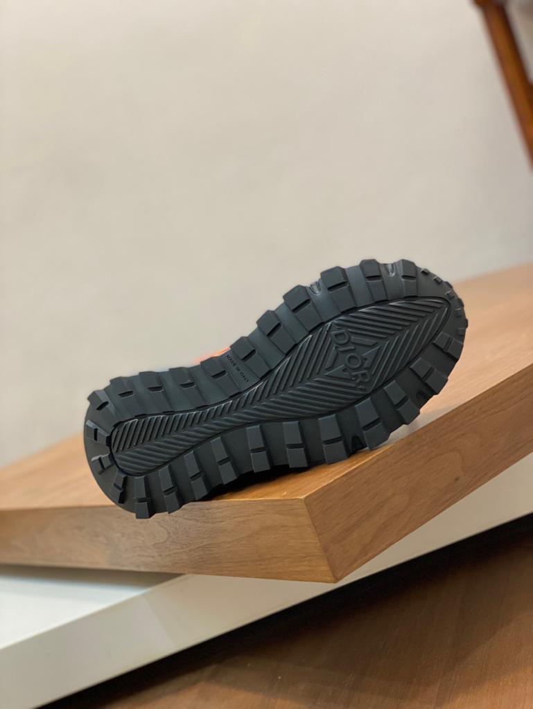 Dior B31 Runner Beige Orange - vstockx