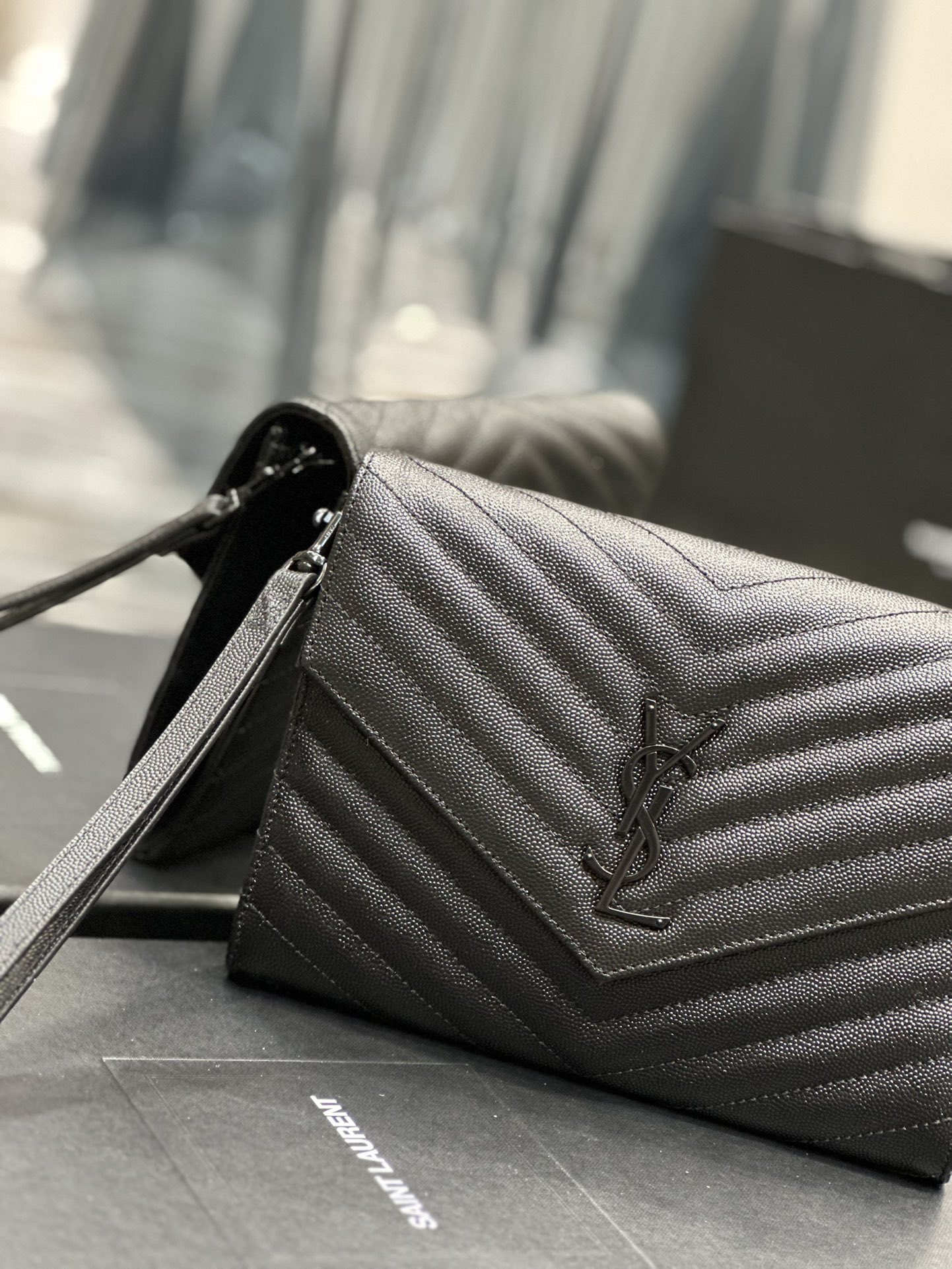 Handbags SAINT LAURENT 617662 size 21  6  3 cm - vstockx