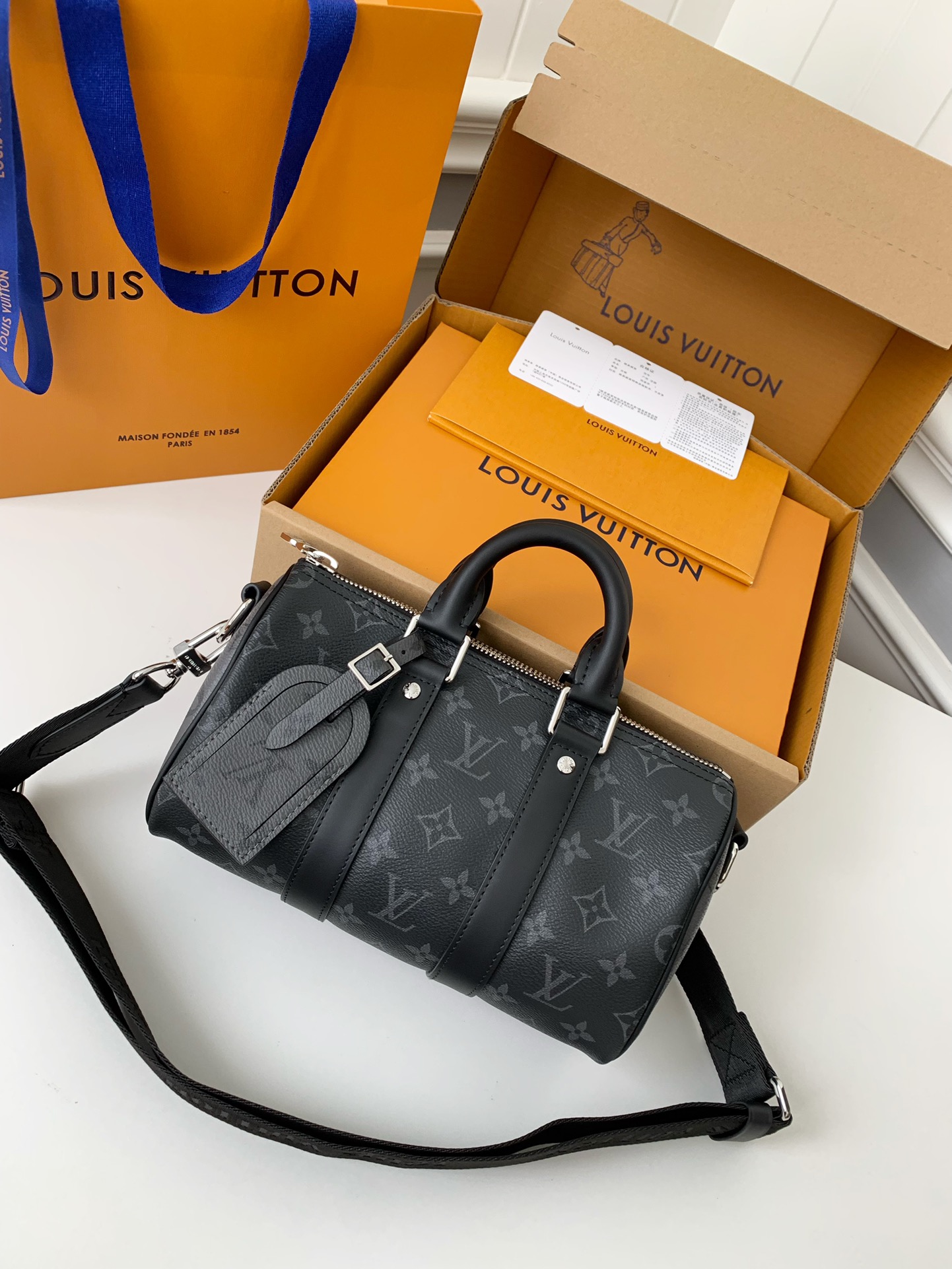 Handbags Louis Vuitton M46271 size:25x15x11 cm - vstockx