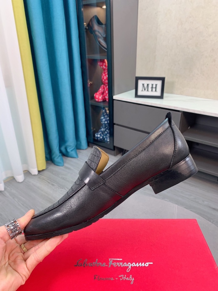 Salvatore Ferragamo Boots 36 - vstockx