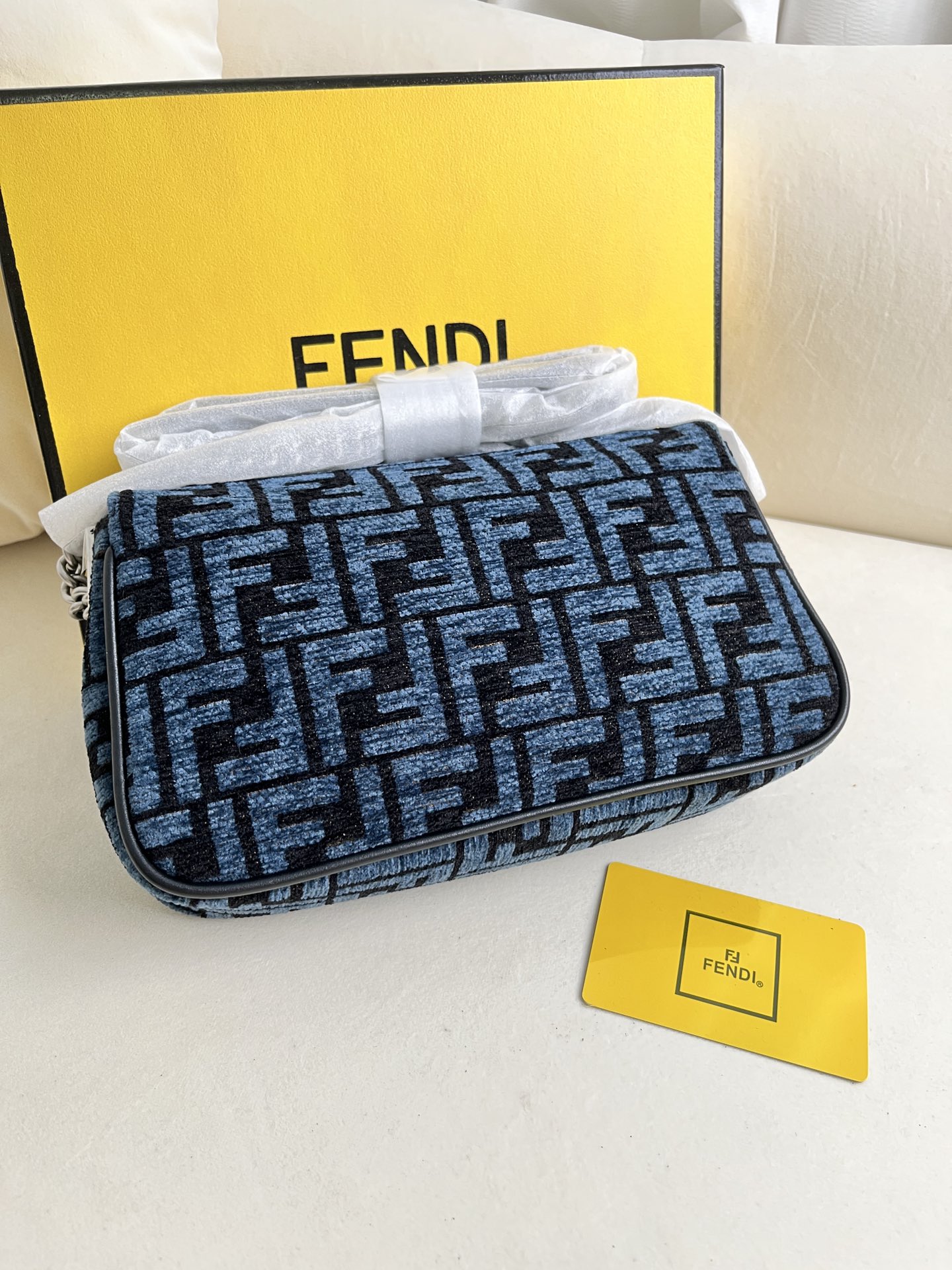 handbags FENDI 232 size:24*14*7cm - vstockx