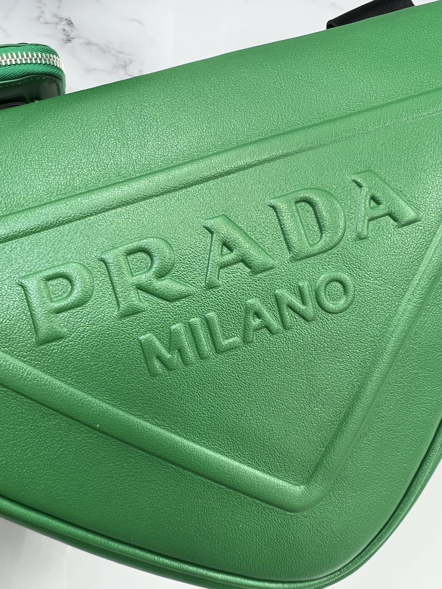 handbags prada 1BH190 26*14*12 - vstockx