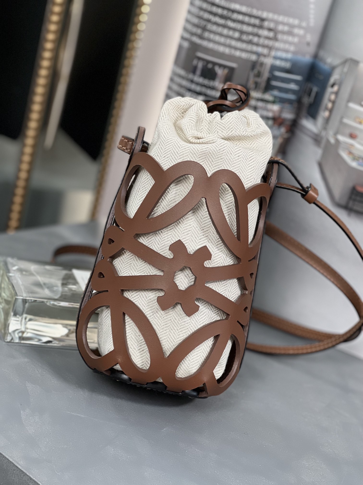 Handbags LOEWE  size:21-12-7 cm - vstockx