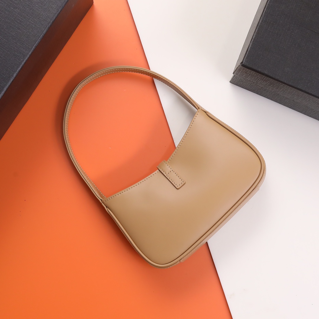 Handbags SAINT LAURENT 710318 size 19X11.5x4.5 cm - vstockx