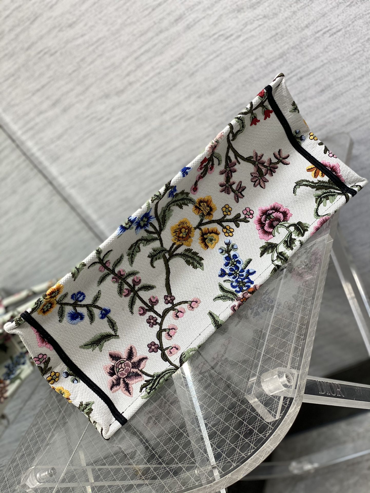 Handbag Dior size 42*18*35 cm - vstockx