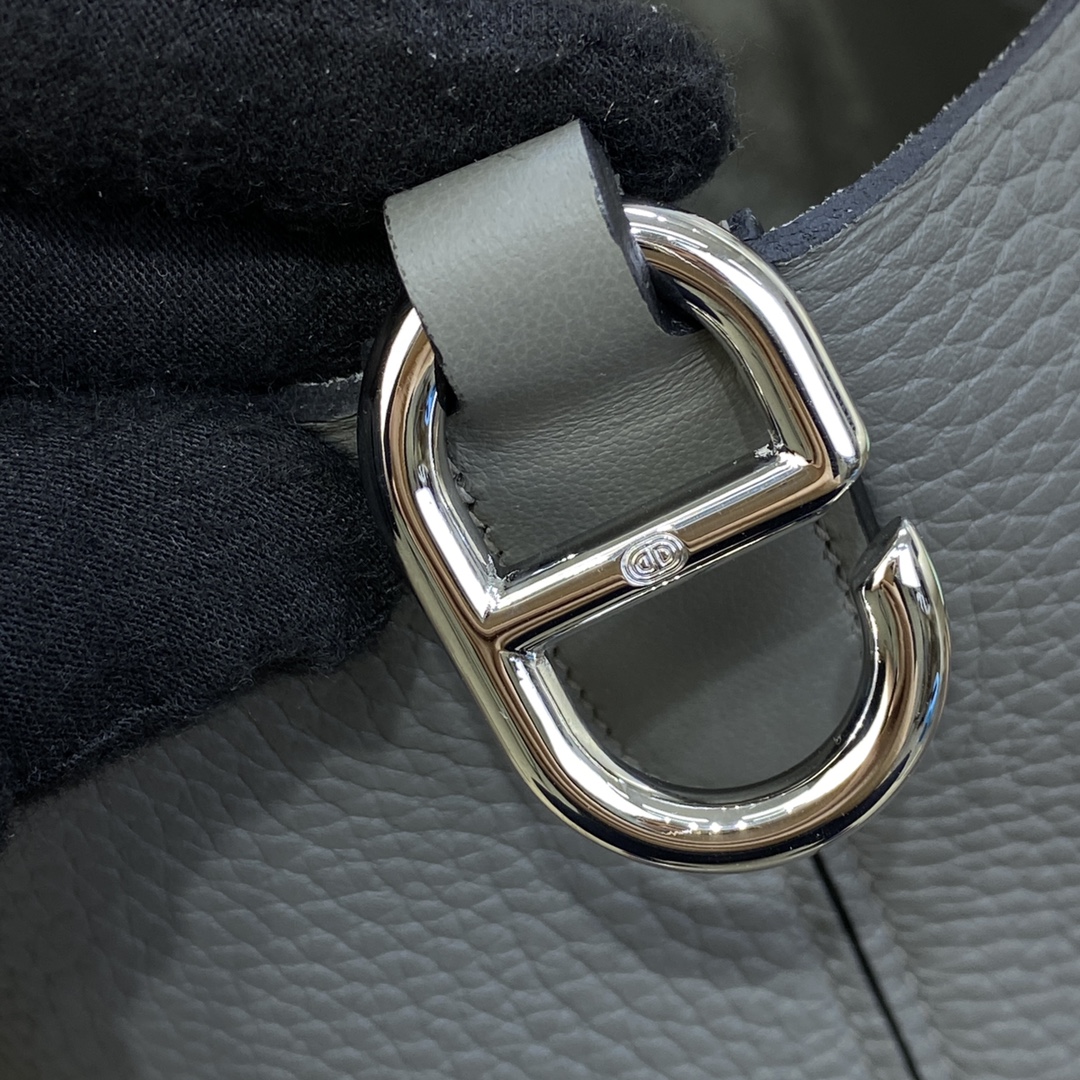 Handbags Hermes picotin size :18x2.5 x22 cm - vstockx