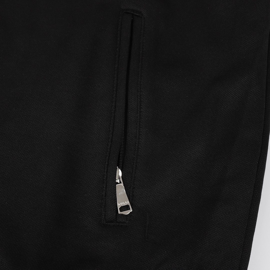 Clothes Gucci 408 - vstockx