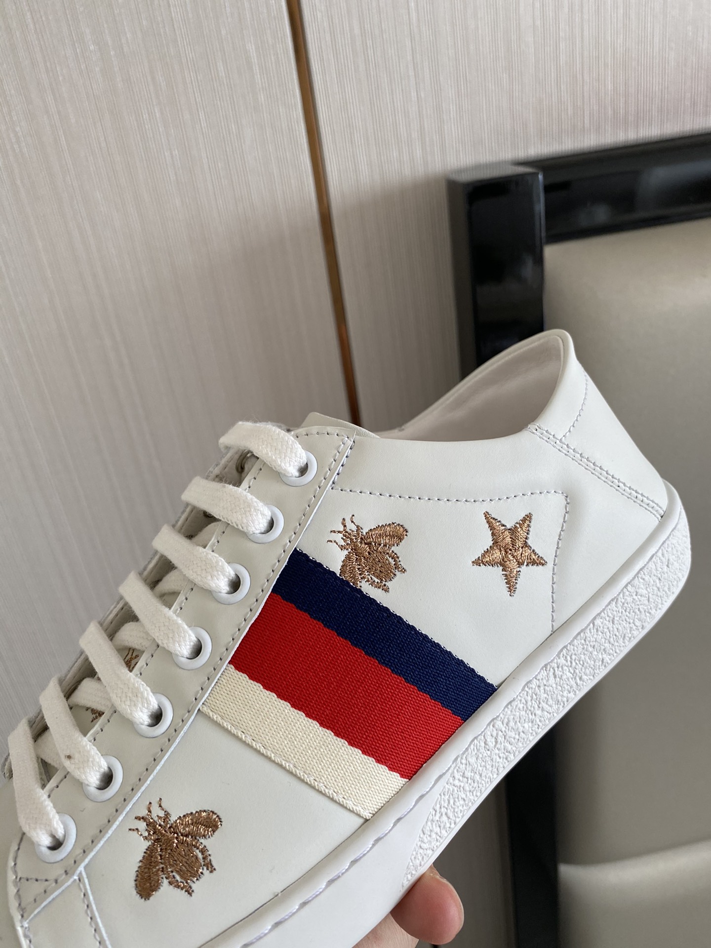 Gucci Women's Ace sneaker with bee sneaker 4 - vstockx