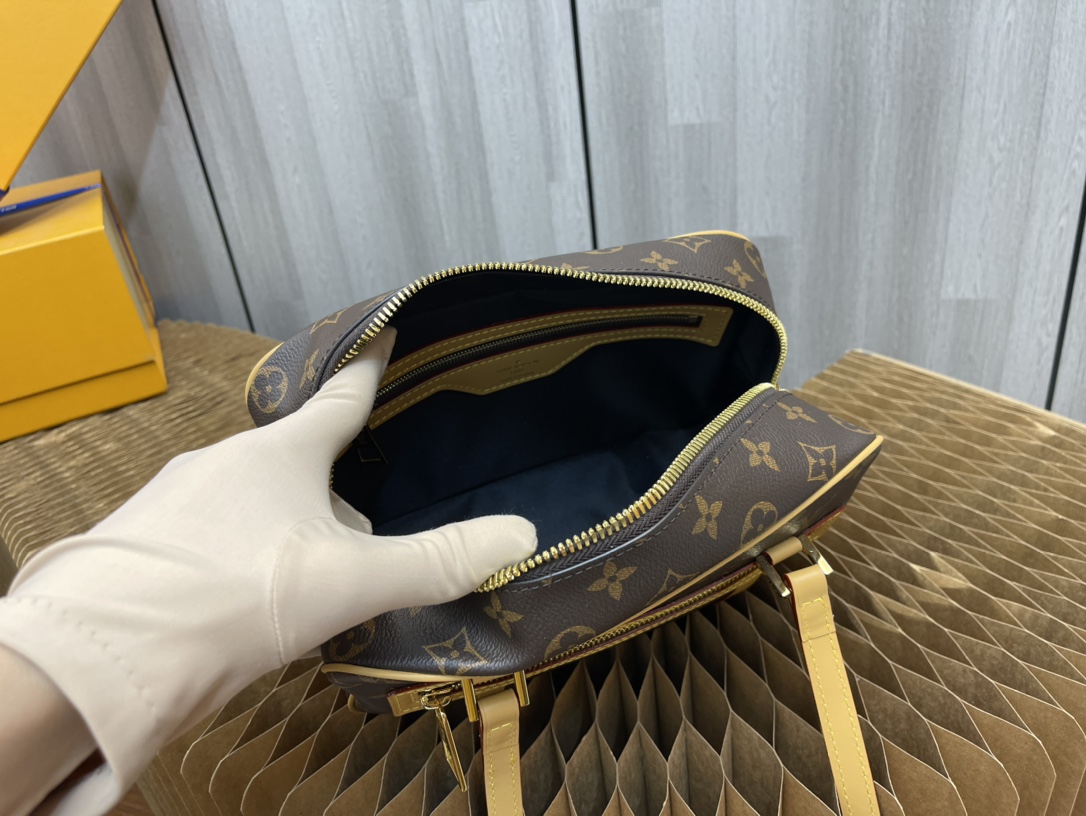 Handbag Louis Vuitton M46321 size 26-10-16 cm - vstockx