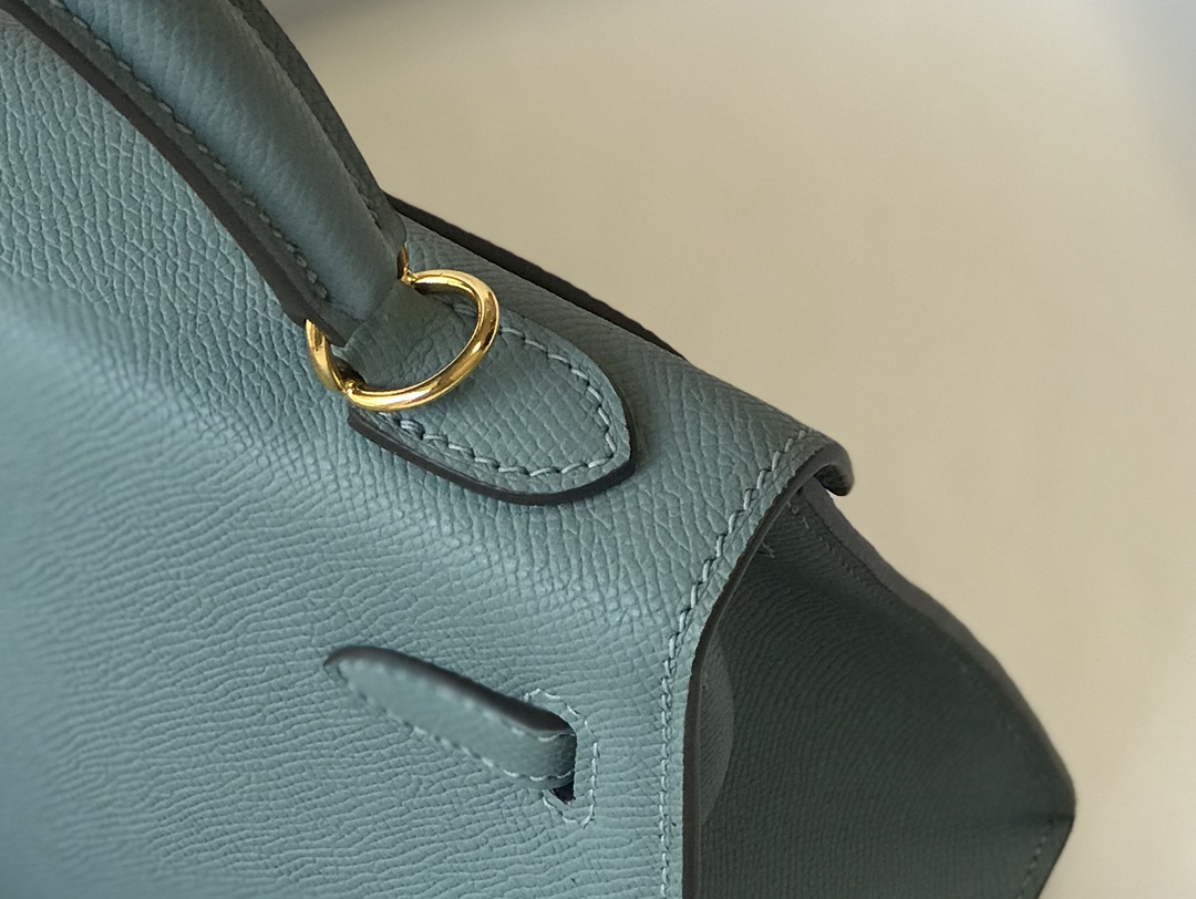 Handbags   . size:25 cm - vstockx