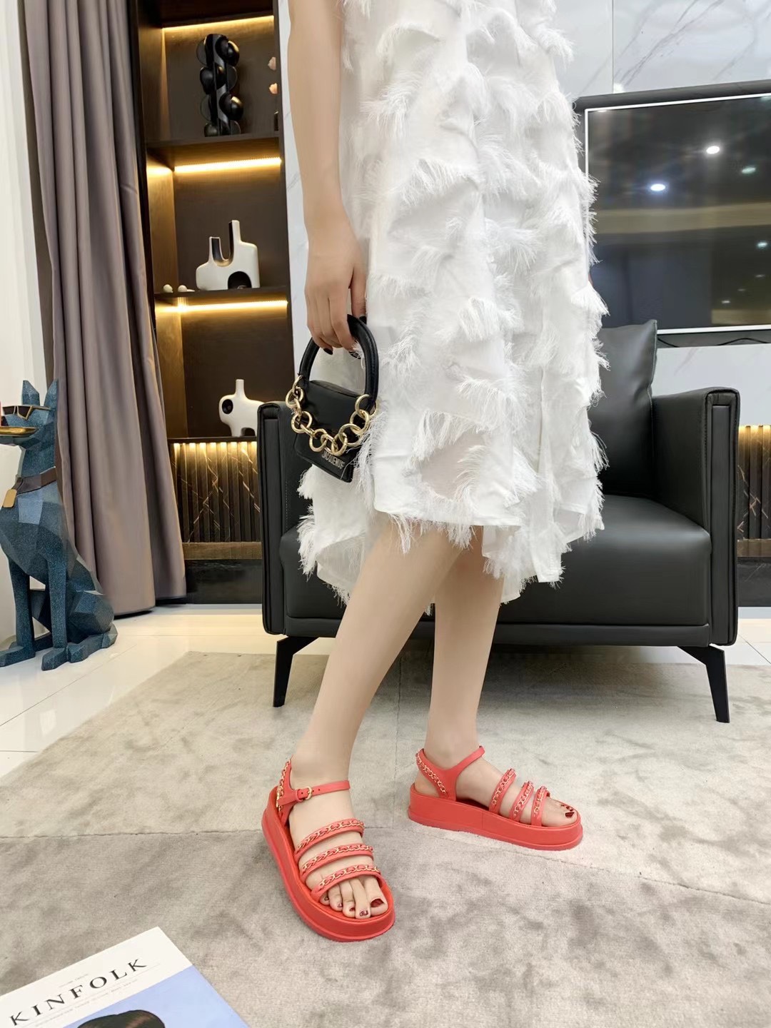 Chanel Slides 11 - vstockx