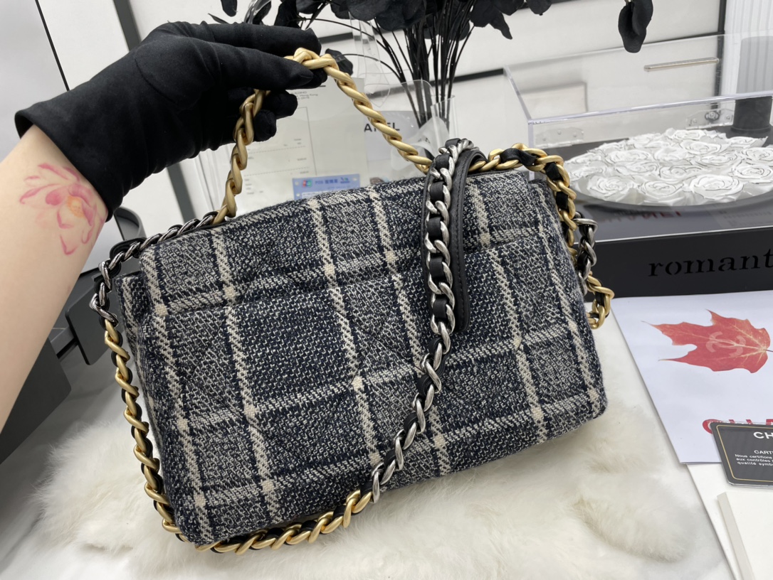 Handbag Chanel AS1160 size 26 cm - vstockx