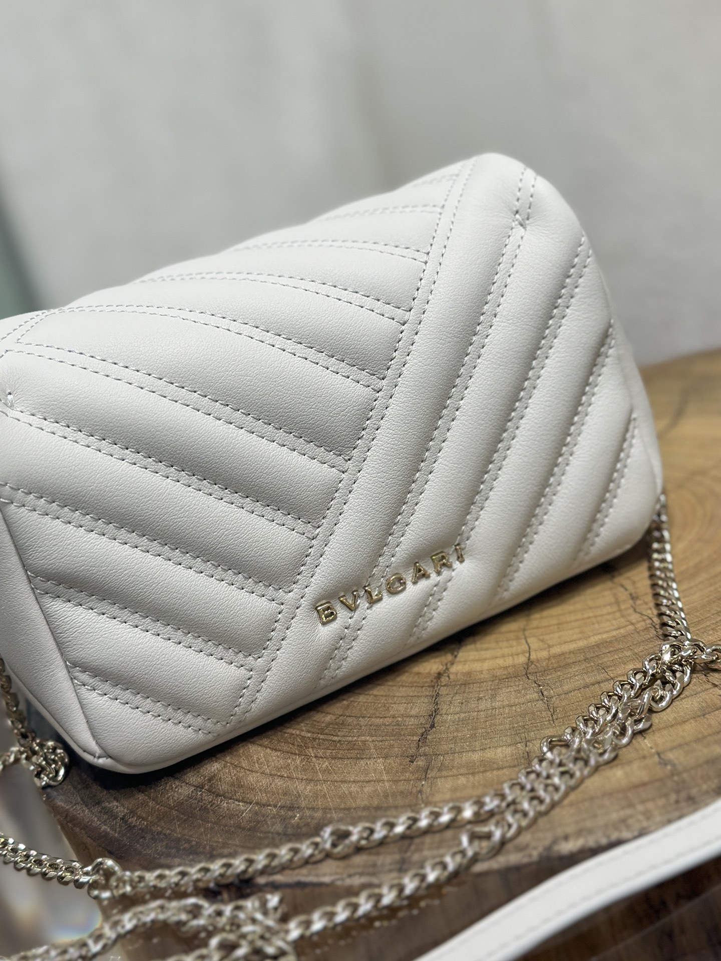 Handbags Bvlgari 288706 size:17*11*5 cm - vstockx