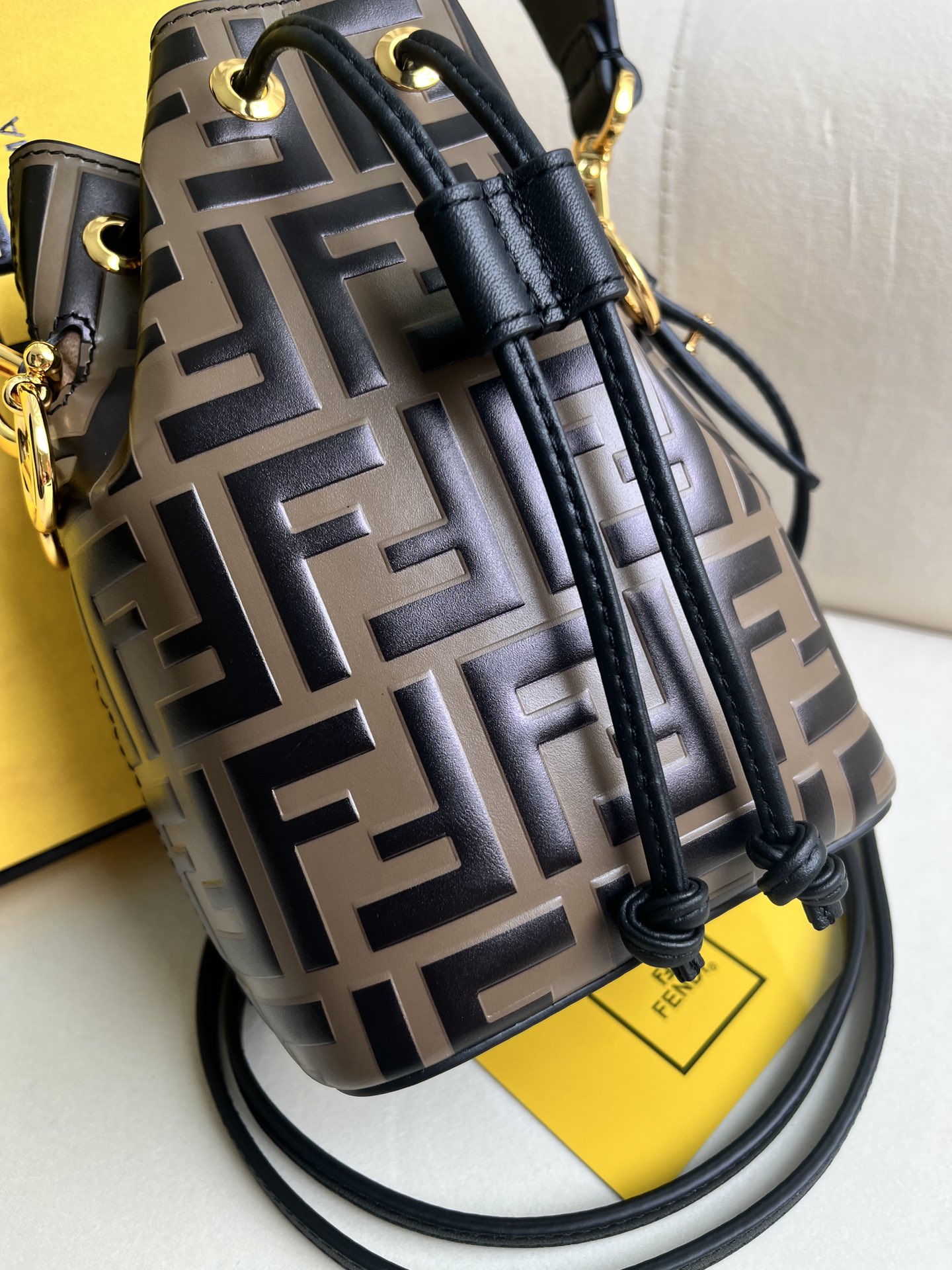 handbags FENDI 52021 size:18*12*10cm - vstockx