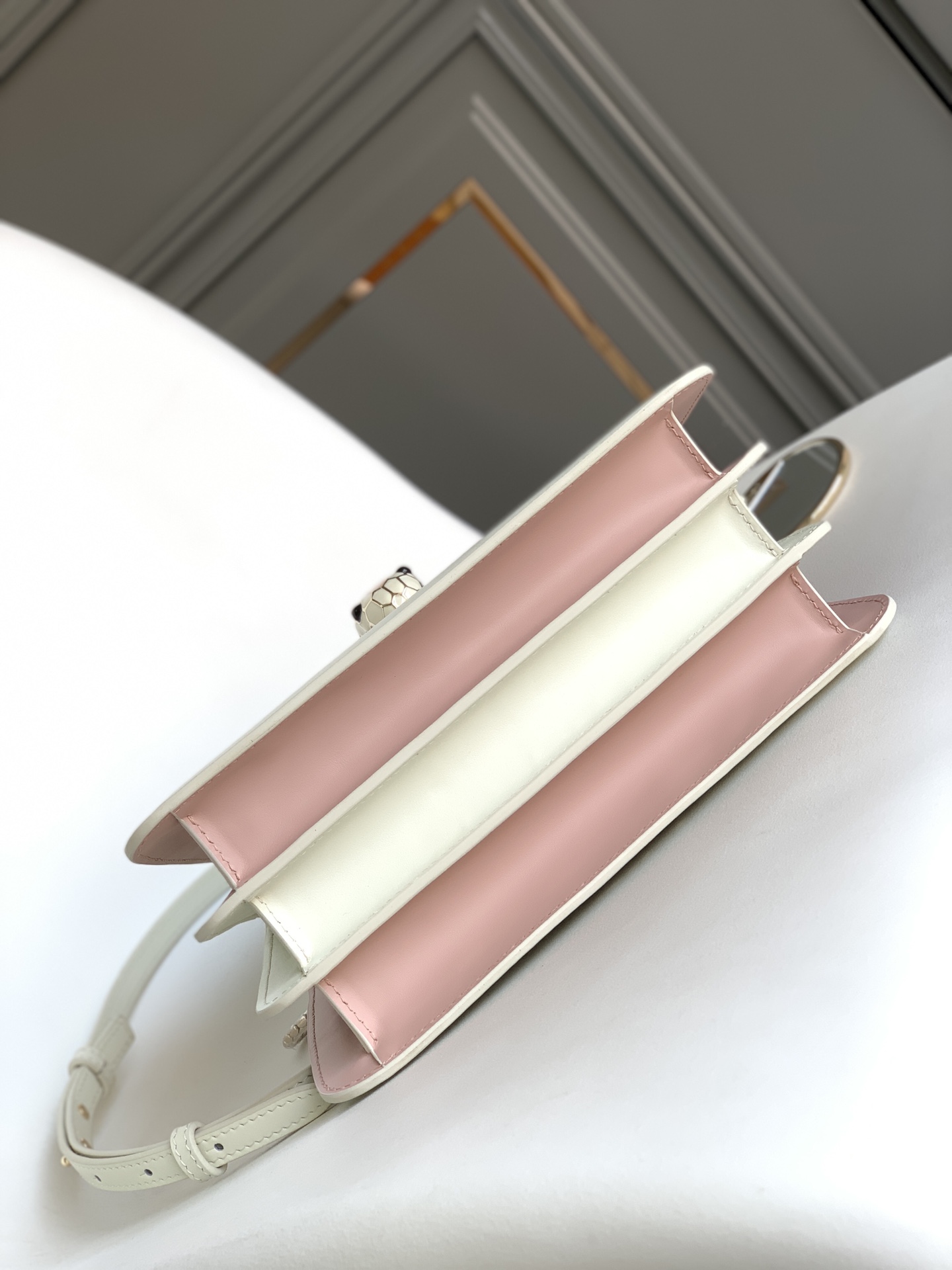 Handbags Bvlgari Sprpenti Forever size:19*13.5*6 cm - vstockx