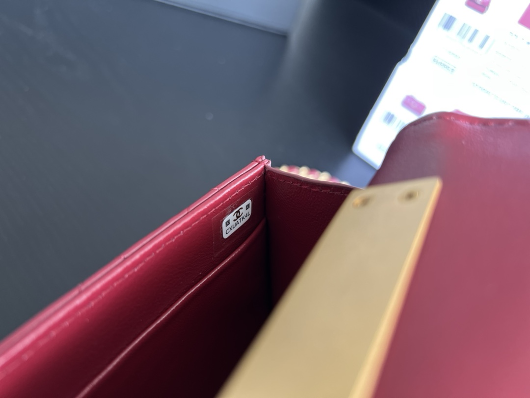 Handbag Chanel AP2946 size 10cmx18cm4.5 cm - vstockx