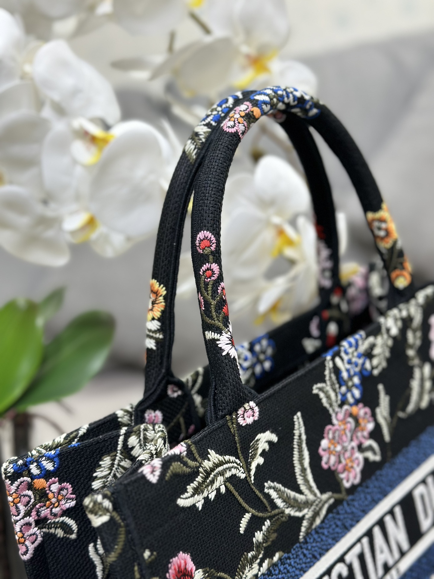 Handbag Dior M1286 size 42 x 35 x 18.5 cm - vstockx