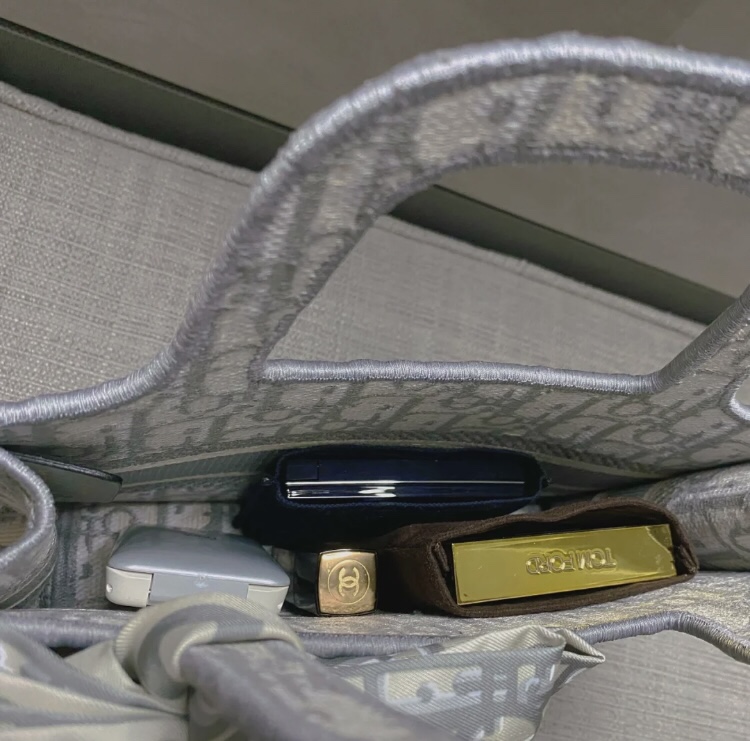 Handbags Dior Book mini Tote 8001 - vstockx