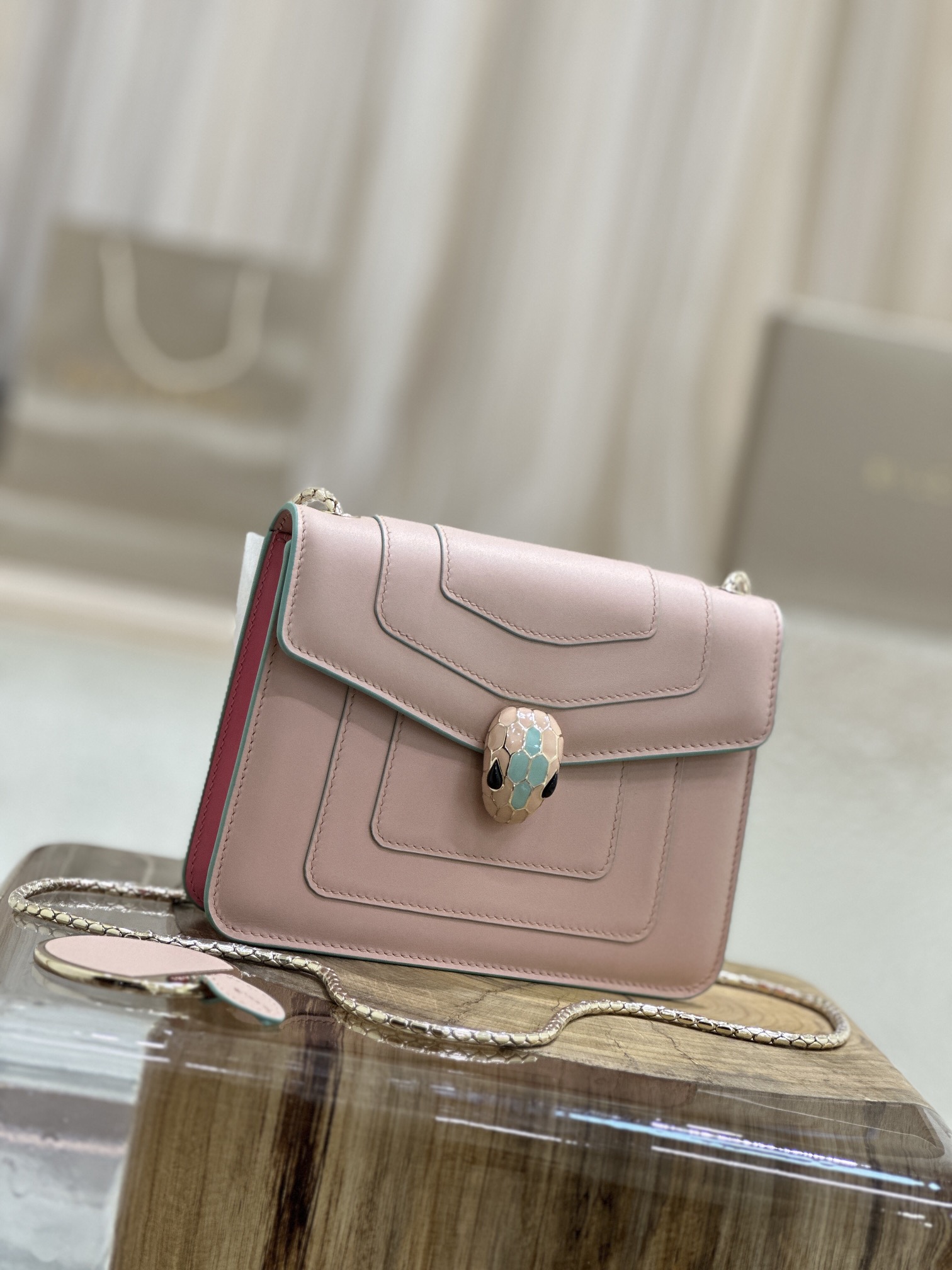 Handbags Bvlgari 35107 size:20*15*5 cm - vstockx