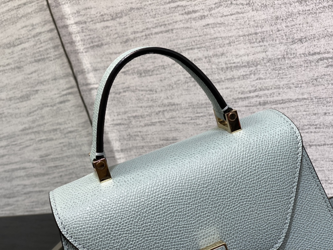 Handbag VALEXTRA size '**' - vstockx