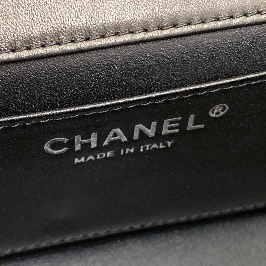 Handbag Chanel size 22 - vstockx