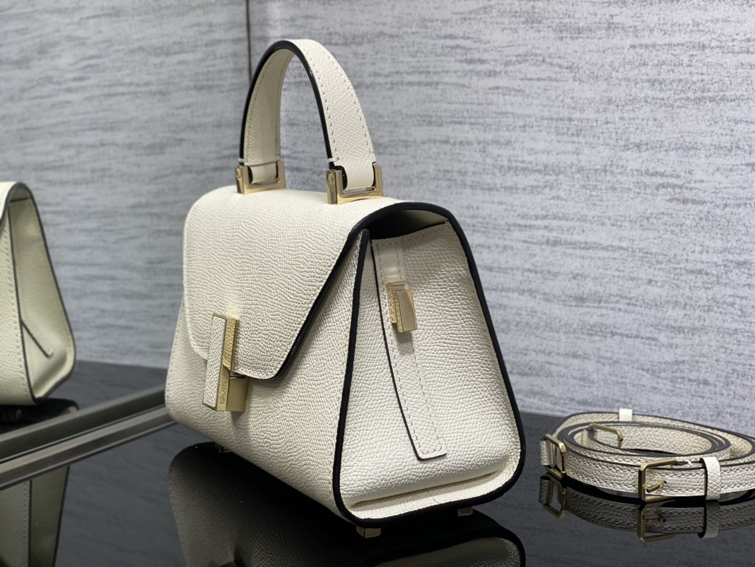 Handbag VALEXTRA size '**' - vstockx