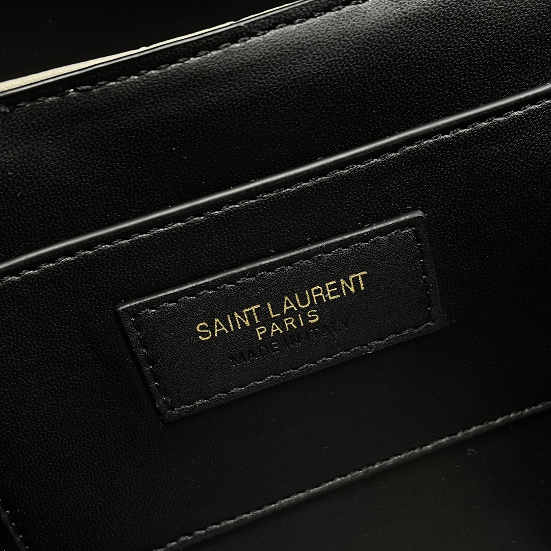 Handbags SAINT LAURENT 710080 size 19  15  8 cm - vstockx