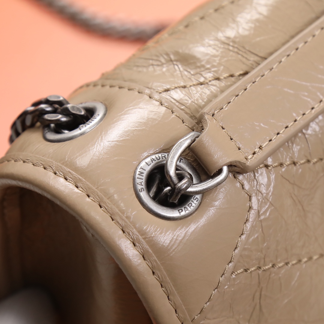 Handbags SAINT LAURENT 533037 size 22x16.5x12 cm - vstockx