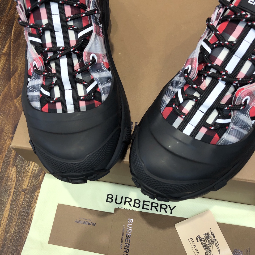 Burberry Arthur Vintage Sneaker 38 - vstockx