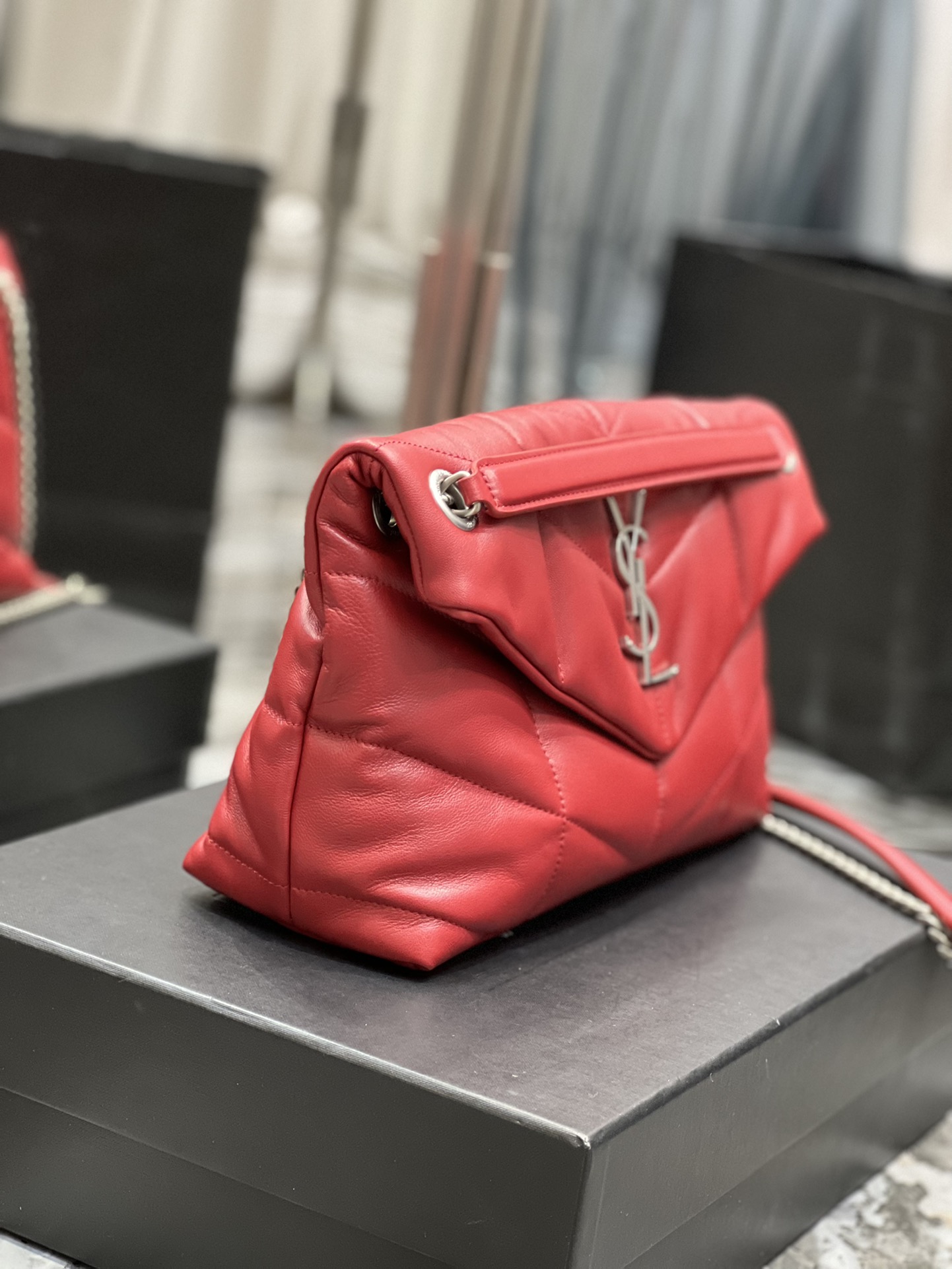 Handbags SAINT LAURENT 577476 size 29x17x11 cm - vstockx