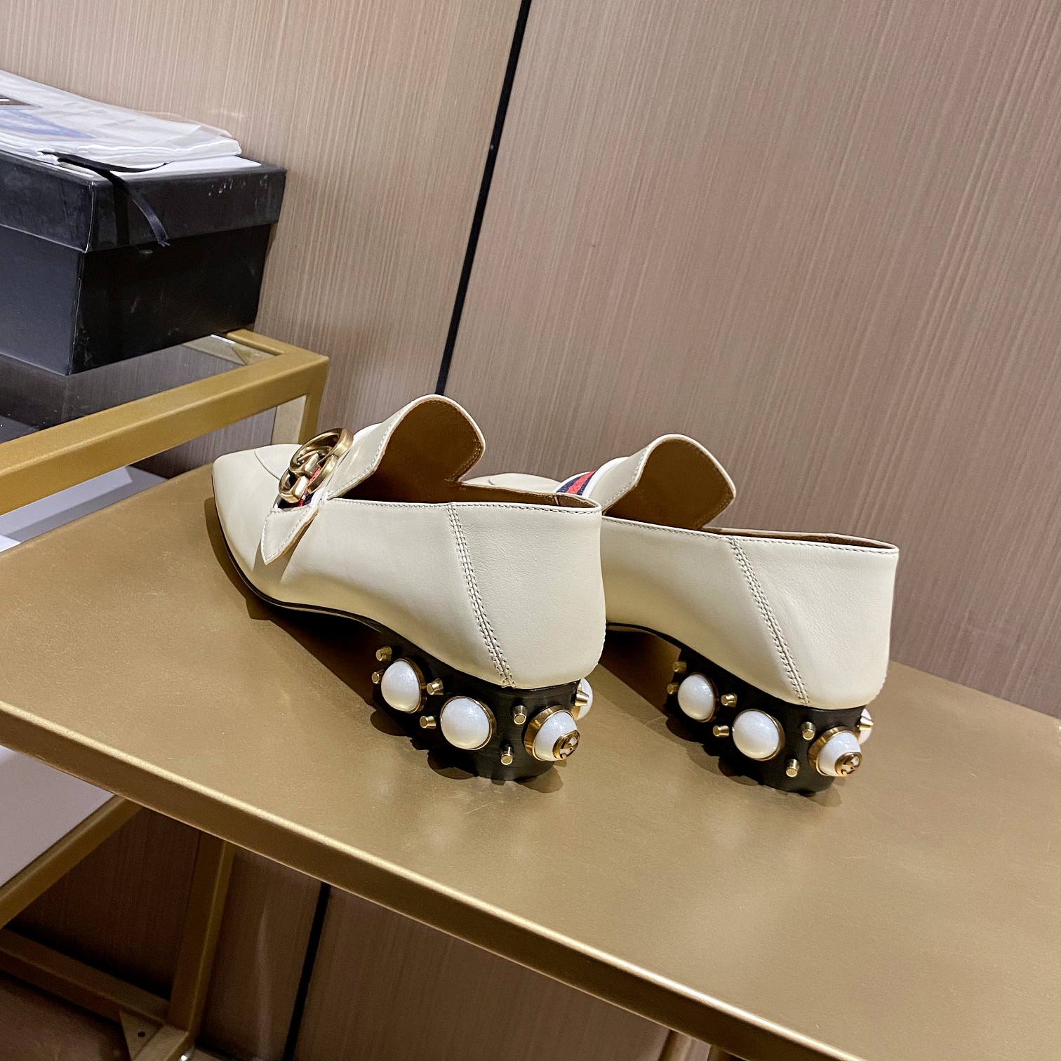 Gucci Leather mid-heel loafer Women 12 - vstockx