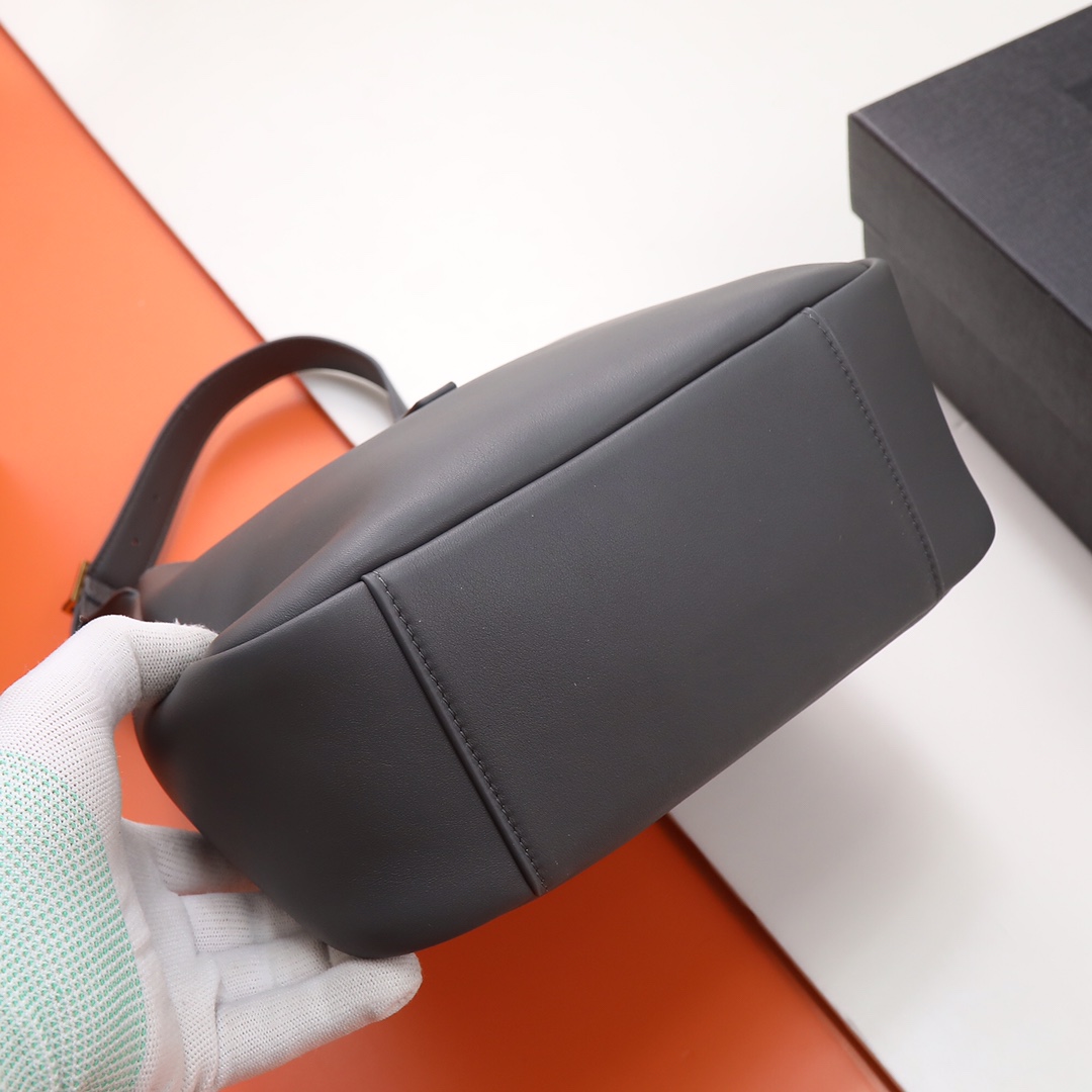 Handbags SAINT LAURENT 657230 size 24  24  10 cm - vstockx