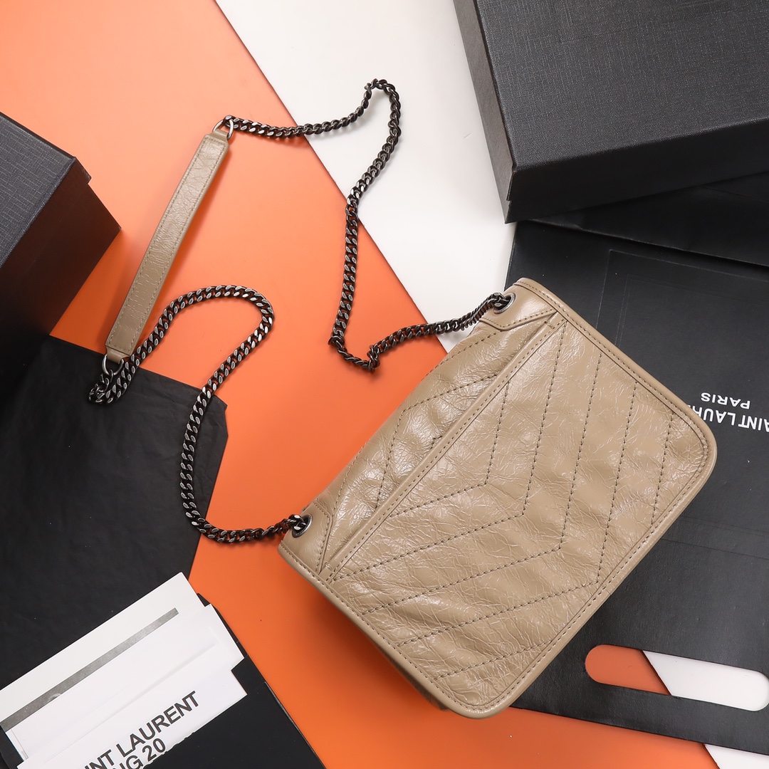 Handbags SAINT LAURENT 533037 size 22x16.5x12 cm - vstockx