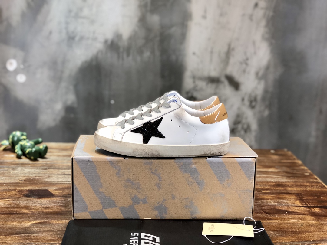 Golden Goose Superstar distressed-finish sneakers 14 - vstockx