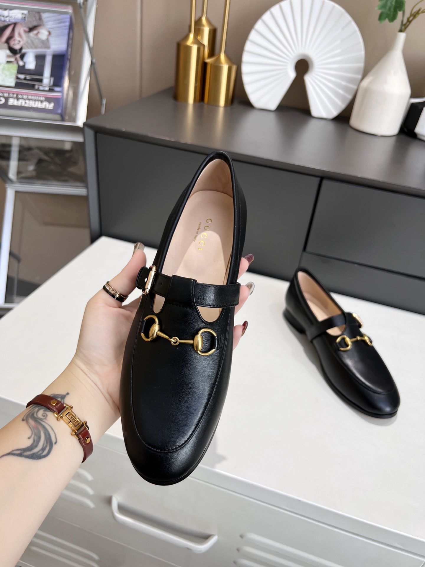 Gucci Women's maxi GG Gucci Jordaan loafer WOMEN 6 - vstockx