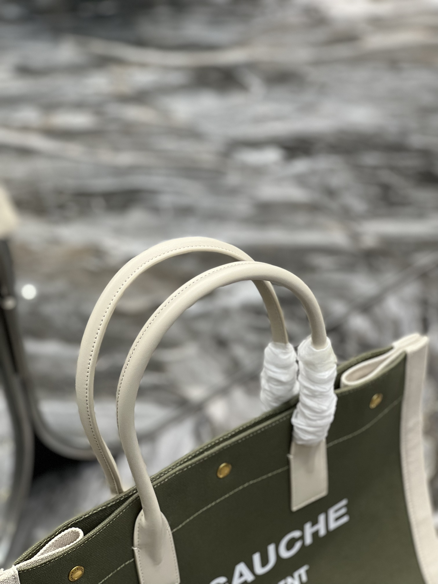 Handbags SAINT LAURENT 617481 size 39  31  18 cm - vstockx