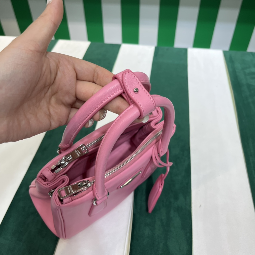 Handbags Prada 1BA906 size:20*14.5*9.5 cm - vstockx