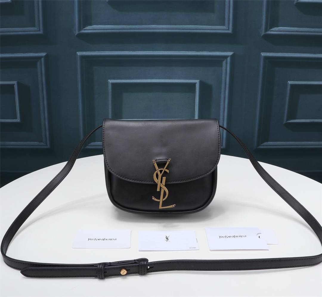 Handbags SAINT LAURENT 619740 size 18x15.5x5.5 cm - vstockx