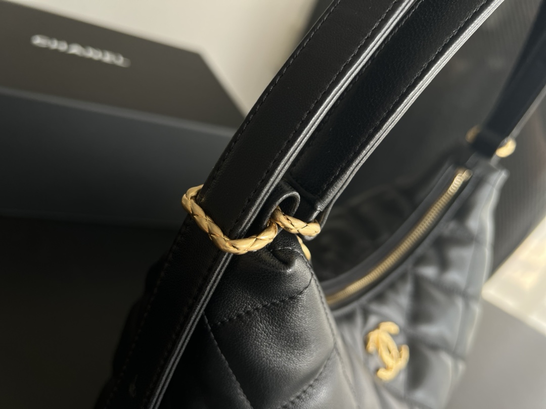 Handbag Chanel size 30cmx37cmx8 cm - vstockx