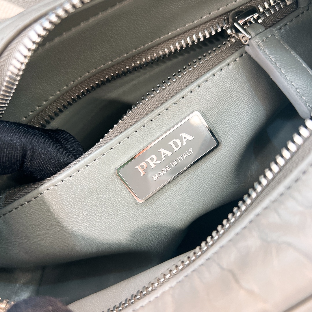 handbags prada 1BH198 22*10.5*7 - vstockx