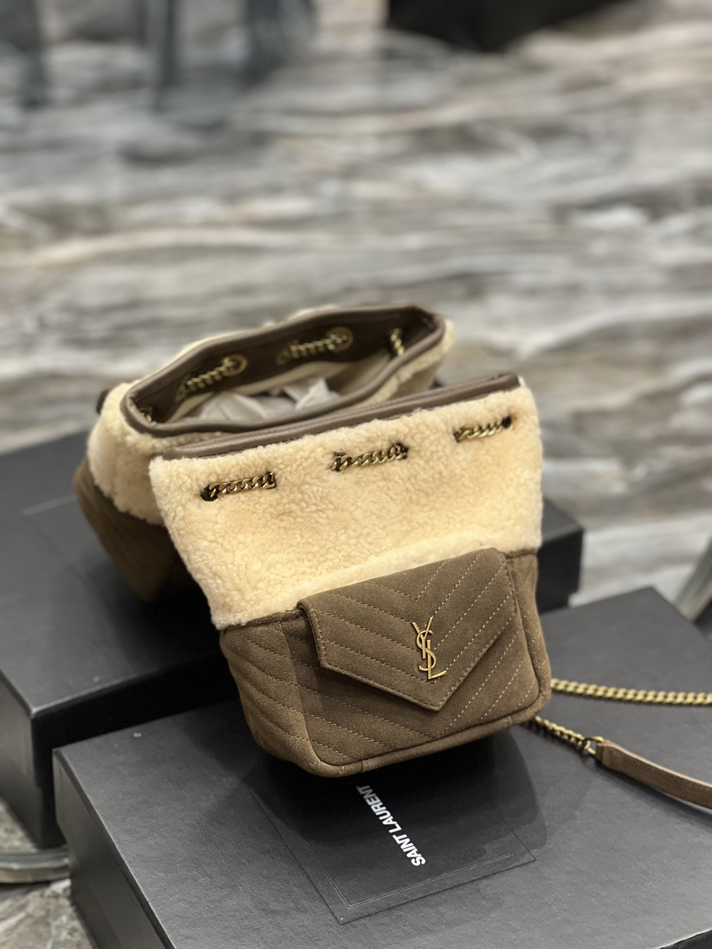 Handbags SAINT LAURENT 631052 size 19x13x13 cm - vstockx