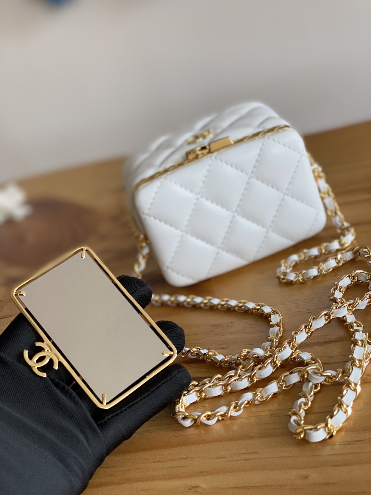 Handbag Chanel AP2717 size 9.5  11  8 cm - vstockx