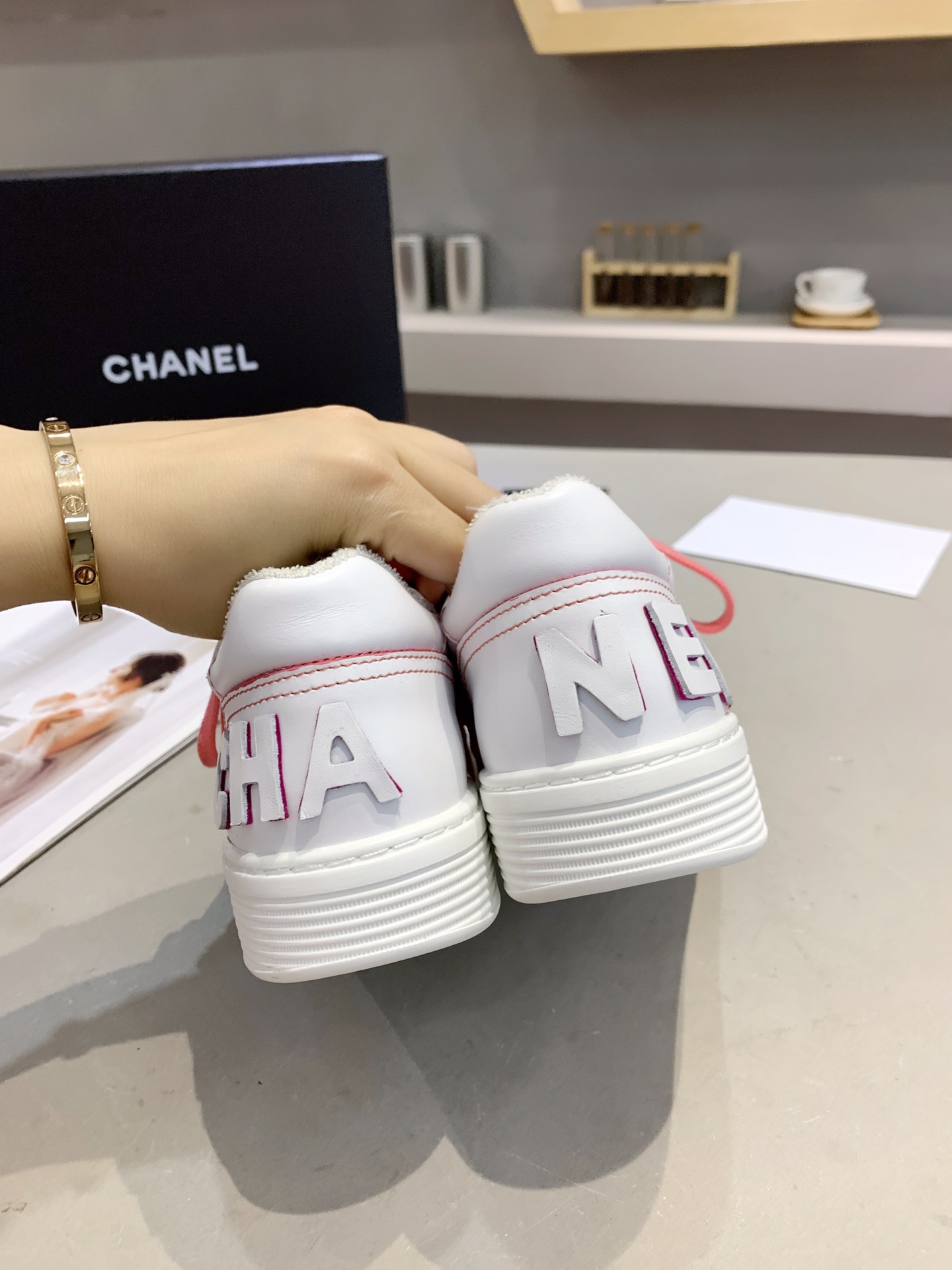 Chanel Low Top Sneaker 53 - vstockx
