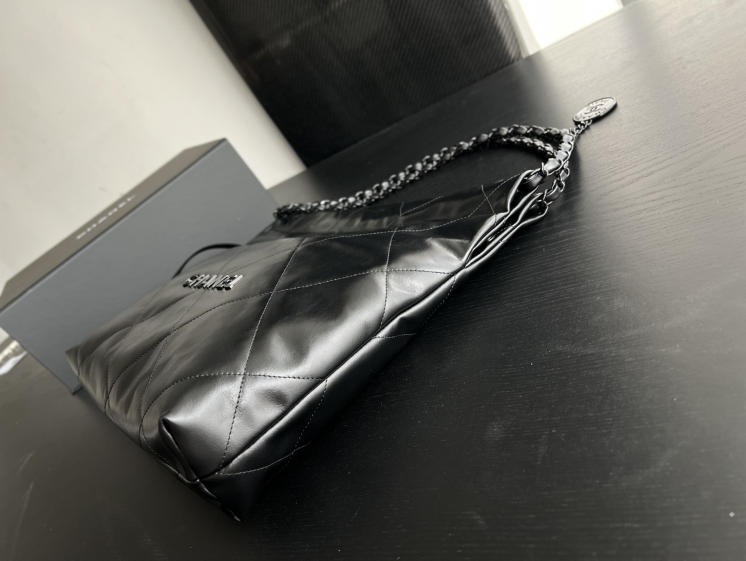 Handbag Chanel size 35cmx37cmx7 cm - vstockx