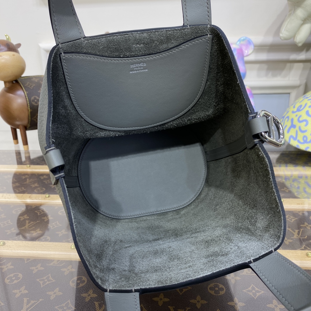 Handbags Hermes picotin size :18x2.5 x22 cm - vstockx