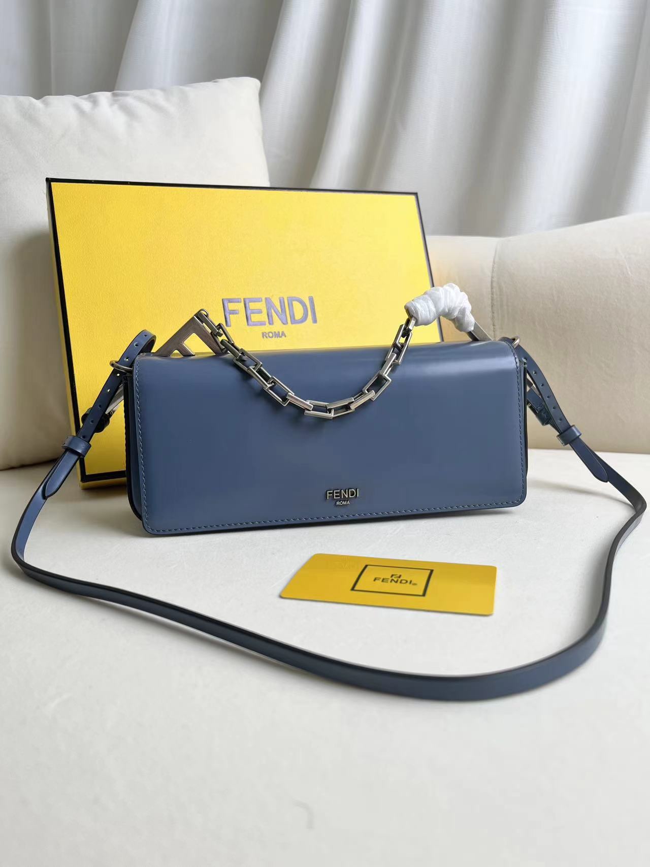 handbags FENDI 8605 size:23*13*7cm - vstockx