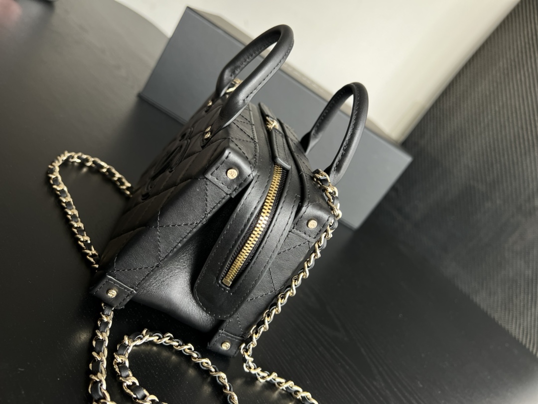 Handbag Chanel size 15cmx11.5cmx5 cm - vstockx
