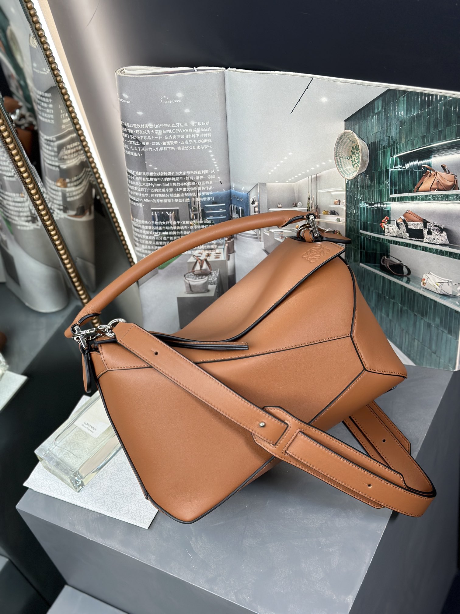 Handbags LOEWE   size:29-19.5-14 cm - vstockx